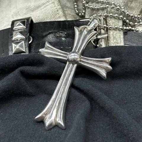Chrome Hearts 크롬하츠 L 크로스 위드베일 팬던트 (기본버전) / 최신수정버전