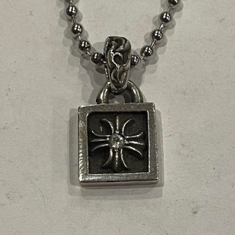Chrome Hearts 크롬하츠 크로스 프레임 미니 팬던트