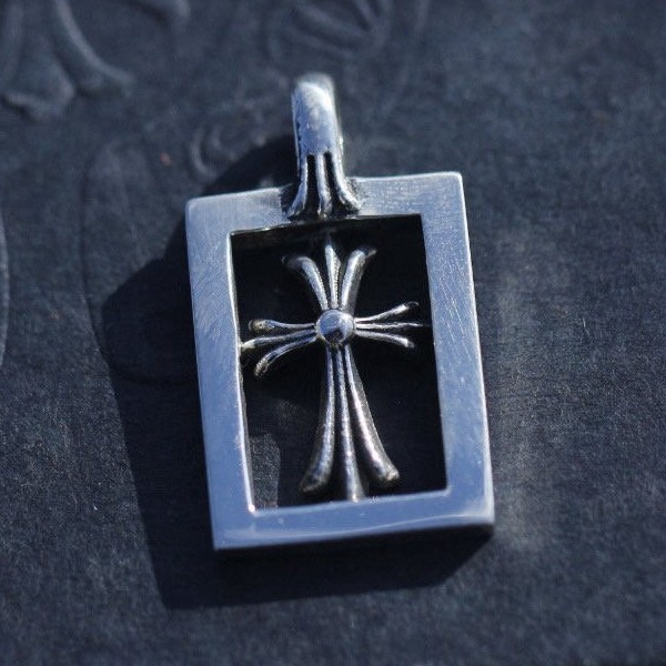 Chrome Hearts 크롬하츠 베이비팻 프레임 미니 팬던트