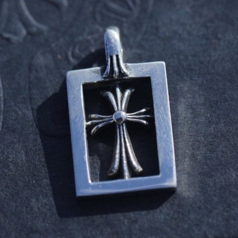 Chrome Hearts 크롬하츠 베이비팻 프레임 미니 팬던트