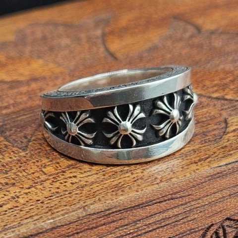 Chrome Hearts 크롬하츠 크로스 V 밴드링 반지 / 최신수정버전