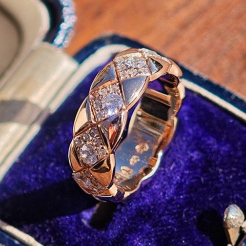 CHANEL 샤넬 6MM 코코 크러쉬 반지 (메인파베셋팅버전)