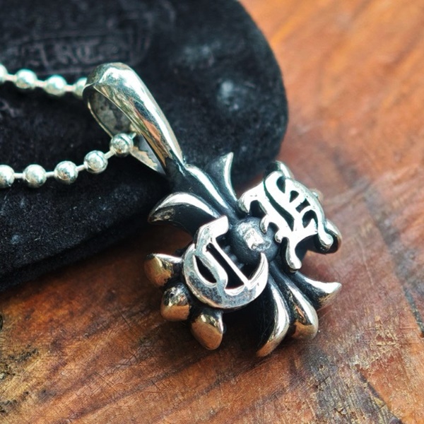 Chrome Hearts 크롬하츠 CH 더블 레터 플러스 팬던트 / 최신수정버전