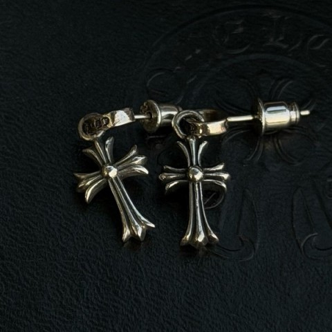 Chrome Hearts 크롬하츠 베이비팻 크로스 귀걸이 (기본버전)