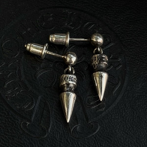 Chrome Hearts 크롬하츠 원볼 스파이크 귀걸이